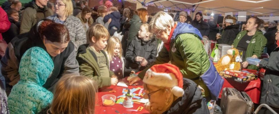 Prescot Town Christmas Lights Event 1-Dec-2018-25